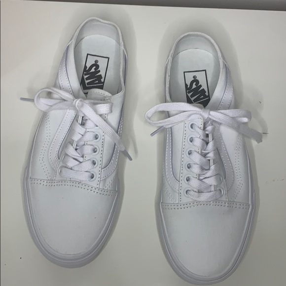 White Canvas Old Skool Mule Vans - Picture 1 of 5